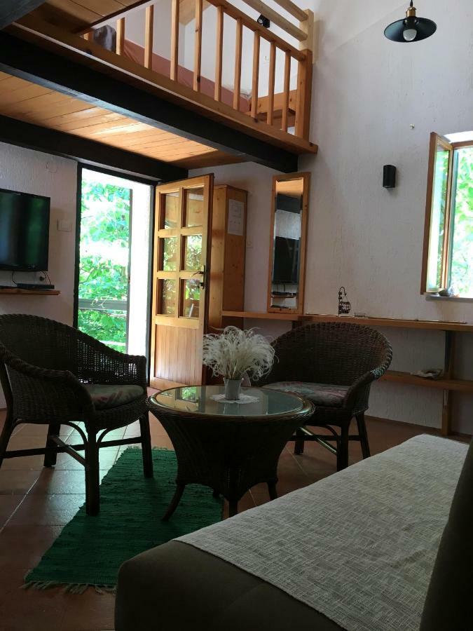 Apartments Smit Cres Luaran gambar